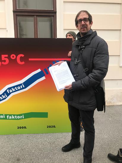 Bili smo ispred Vlade s hrvatskim znanstvenicima koji su predali apel za sustavnu klimatsku akciju!