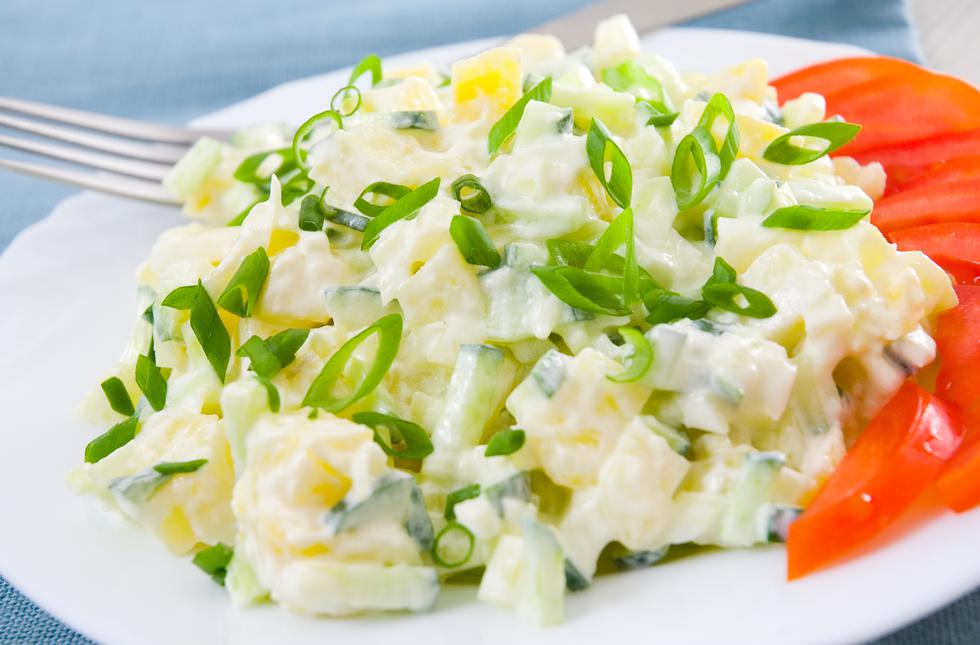 Neodoljivo kremasta salata od krumpira i kopra za tvoj uskršnji stol