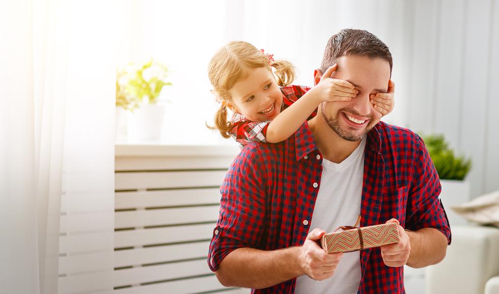 Znanost potvrdila: Očevi se različito odnose prema sinovima i kćerima