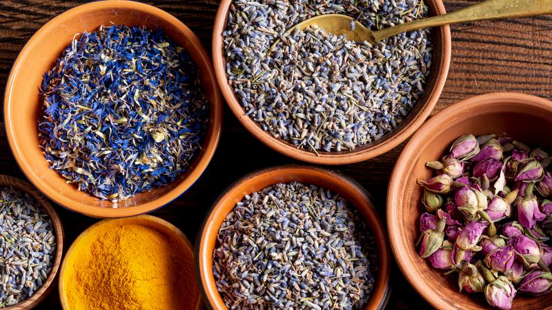 Prirodni analgetici: Kako se ljekovito bilje koristilo od davnina