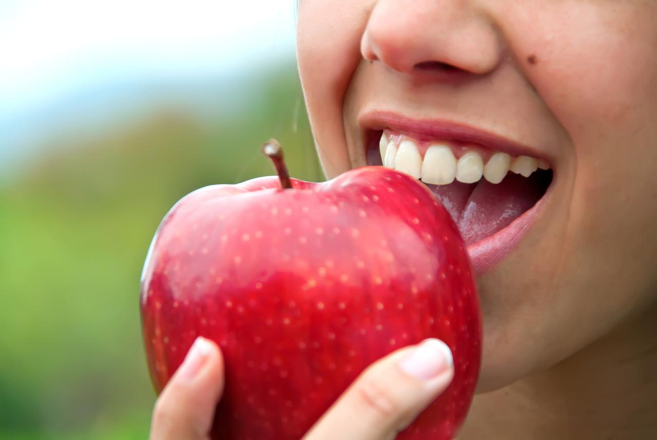 Deset jako dobrih razloga zašto trebaš jesti jabuke svaki dan | missZDRAVA