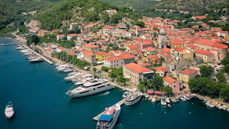 Kako je Skradin postao najmoderniji grad u Hrvatskoj: Prvi u zemlji svu su javnu rasvjetu zamijenili pametnim rješenjima