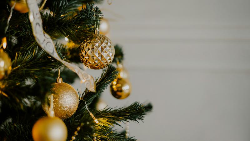 Znakovi koji ukazuju da ste alergi&ccaron;ni na svoje bo&zcaron;i&cacute;no drvce i &scaron;to napraviti u tom slu&ccaron;aju