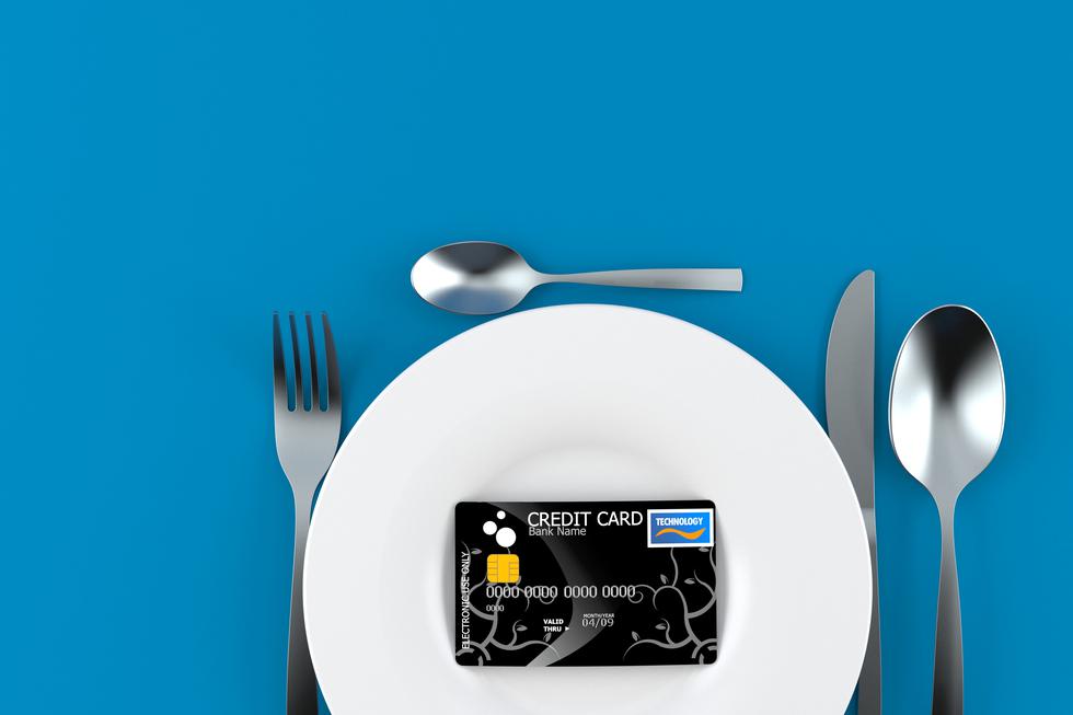 Mjesečno pojedemo plastike koliko je ima u jednoj kreditnoj kartici: Znaš li u kojoj hrani je ima najviše?