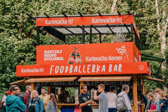 Dino Dvornik Tribute Band rasplesao posjetitelje na Foodballerki: Festival dobre zabave, glazbe i gastro užitaka na zelenom Tuškancu