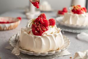 Pavlova torta kolač