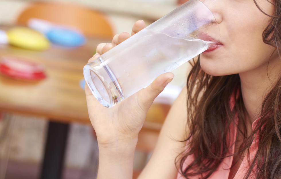 Nedovoljna konzumacija vode može dovesti do preranog starenja