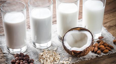 Kokosovo ili bademovo mlijeko, koje je zdravije?