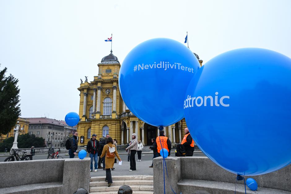 Zagreb: Akcija "Nevidljivi teret"  povodom obilježavanja Svjetskog dana šećerne bolesti | Author: Josip Regovic/PIXSELL