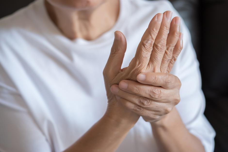 Reumatoidni artritis – simptomi i liječenje