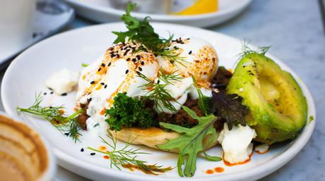 jaja avokado tost povrće