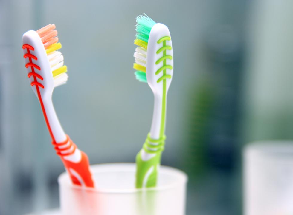 Neugodne činjenice o bakterijama i četkicima za zube