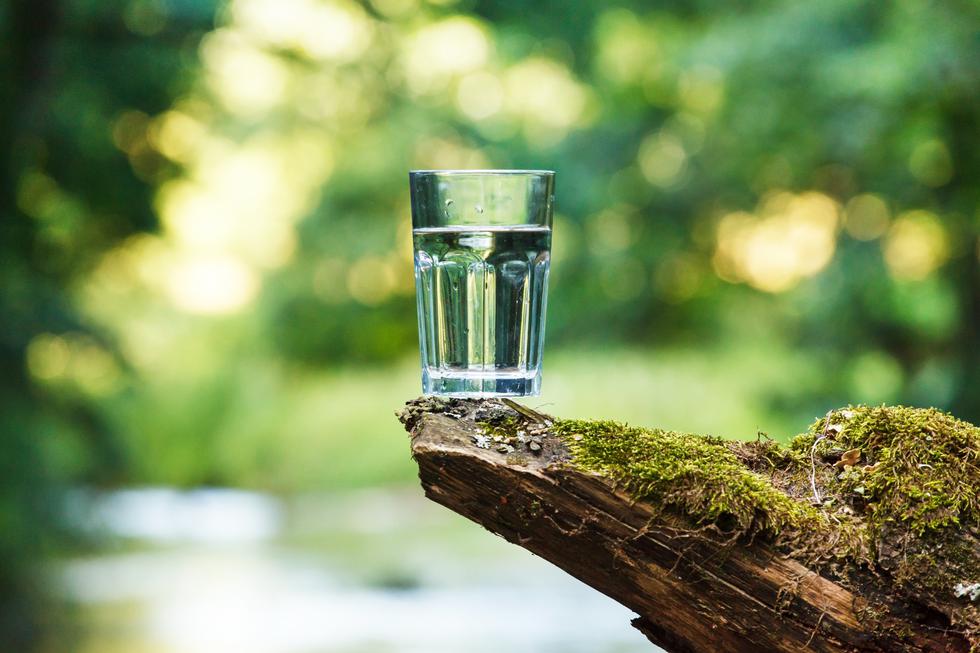 Mudra priča o čaši vode koja nas uči o životu