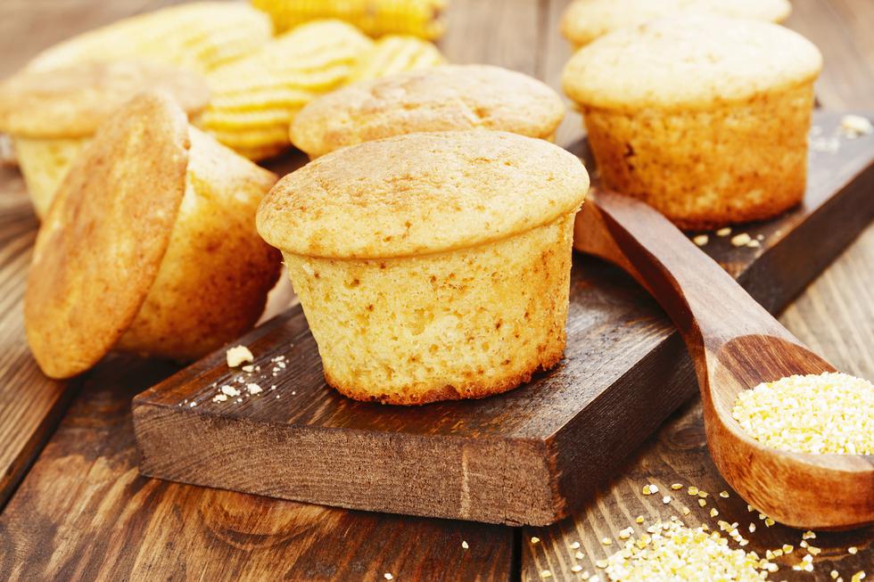 Originalni muffini od palente punjeni komadićima mozzarelle
