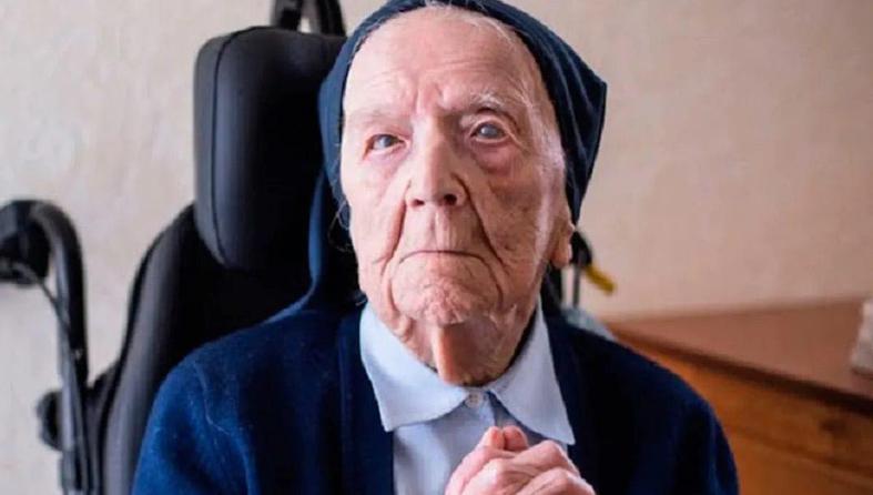 Cijepila se najstarija žena na svijetu, ima čak 124 godine