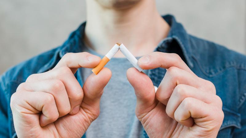 Aplikacije u&ccaron;inkovite u poticanju pu&scaron;a&ccaron;a da prestanu pu&scaron;iti, posebno kada se koriste uz lijekove