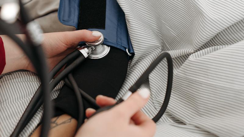 Hrvatska rekorder po povišenom tlaku u EU, nutricionistica objašnjava kako ga držati pod kontrolom