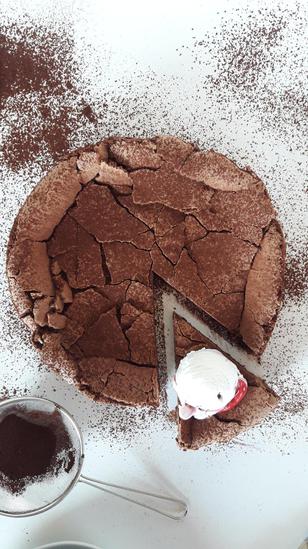 Jednostavno za napraviti: Čokoladna torta bez brašna